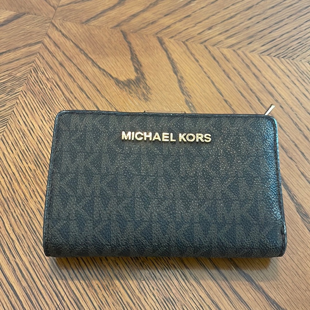 Michael Kors classic wallet